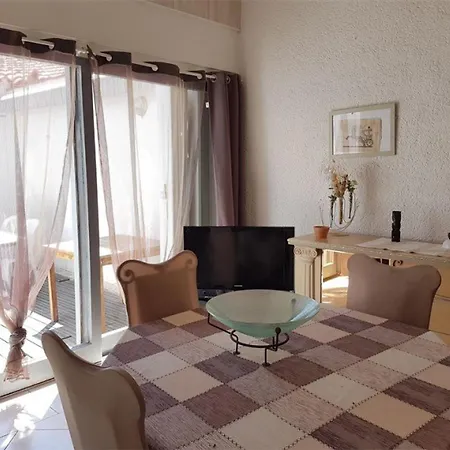 Confortable, A Deux Pas De La - 7 Pers. - Fr-1-81-731 * Ле Баркарес